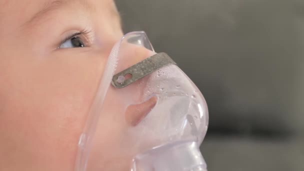 Inhalation Mask Childs Face Close — Vídeo de Stock