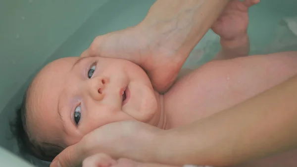 Mother Bathing Newborn Baby Little Boy Taking Bath Baby Care — Stock Photo, Image