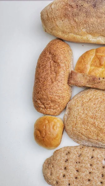 Хлеб Хлебобулочные Изделия Изолированные Белом Различные Виды Хлеба Булочка Кунжута — стоковое фото