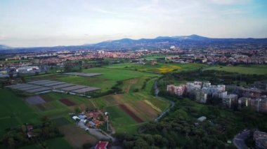 Roma, İtalya 'nın Prenestina bölgesinde. Modern yol sistemine kuşbakışı bir bakış..