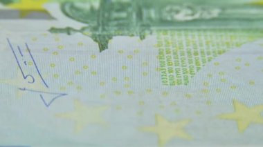 100 Euro nakit makro. Nakit 100 Euro. Euro banknot makrosu. Avro parası kapanıyor. Concept Finans şirketinin yatırım başarısı