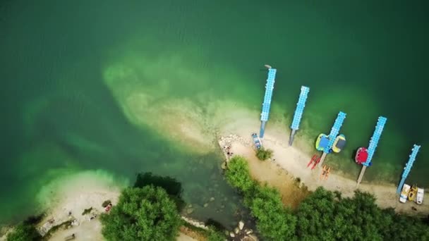 Hermosas Vistas Del Lago Verano Desde Una Vista Aves Pintoresca — Vídeo de stock