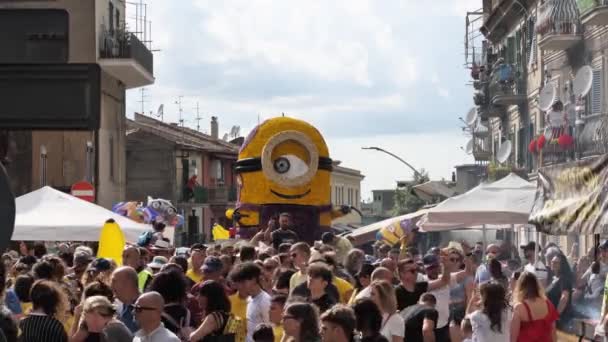 Rome Italy July 2023 Minion Made Flowers Cherries Holiday Town — Stock Video
