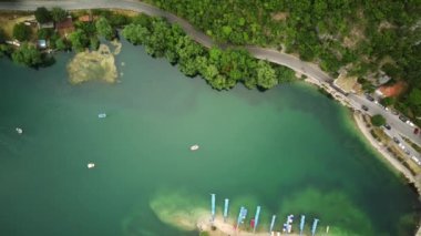 Scanno İtalya 'daki Kalp Gölü' nün hava manzarası