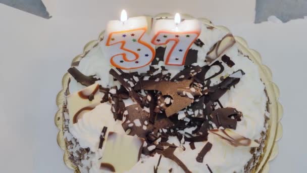 Ciasto Urodzinowe Numer Płonącymi Świeczkami — Wideo stockowe