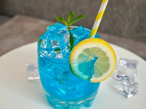 Limonada Azul Copo Com Gelo — Fotografia de Stock