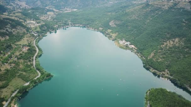 Вид Воздуха Пейзаж Озера Сердце Сканно Италия — стоковое видео