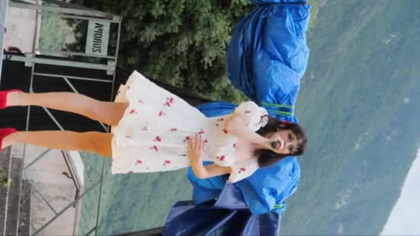 Roma Talya Temmuz 2023 Elbiseli Bir Kız Sahnede Şarkı Söylüyor — Stok video