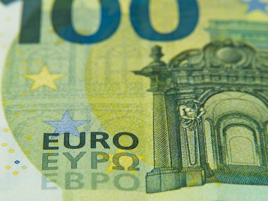 100 Euro 'luk banknotlar yakın plan makro para