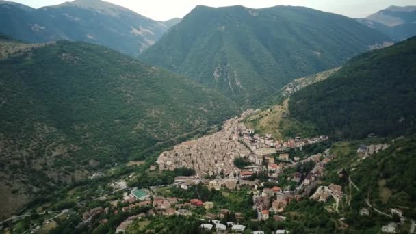 Drone View Town Scanno Panorama Abruzzo Mountains — Stock Video