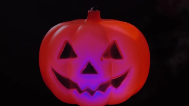 Halloween Dýně Svítí Černém Pozadí Tradiční Symbol Halloweenu Jack Lantern — Stock video