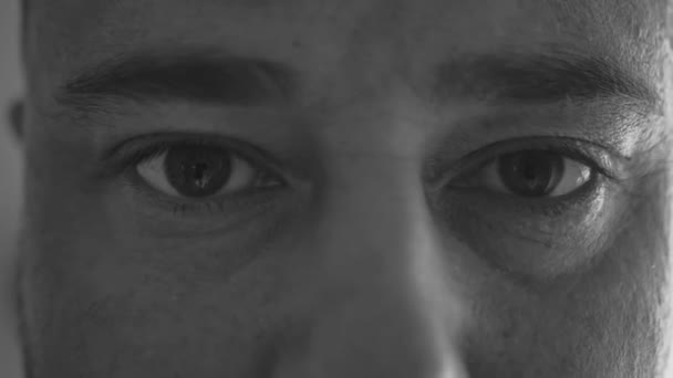 Bir Erkeğin Yüzü Gözleri Bir Adamın Yüzünde Kırışıklıklar Yüzü Yakın — Stok video