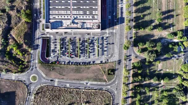 Estacionamento Com Monte Espaços Vazios Perto Supermercado Visão Aves Olho — Vídeo de Stock