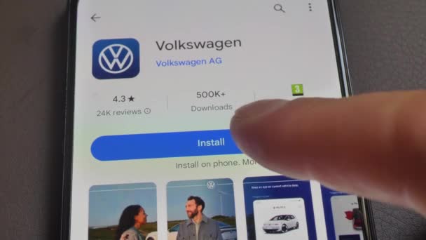 Rom Italien September 2023 Auf Telefon Volkswagen Herunterladen — Stockvideo