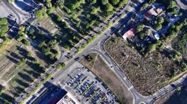 Roma 'da şehir trafiği. Centocelle alanı, insansız hava aracı görünümü