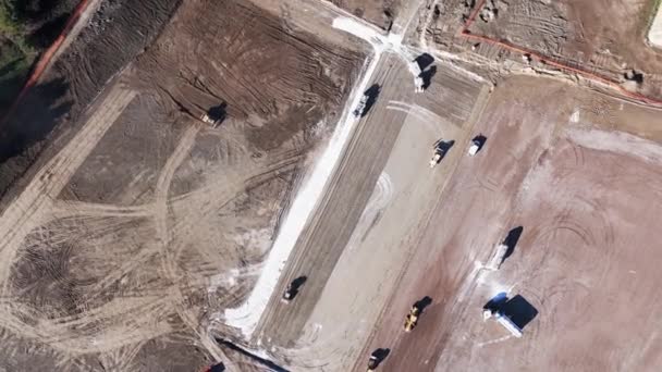 Letecký Záběr Zařízení Pro Výstavbu Silnic Staveništi Otevřené Pole — Stock video