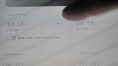 Alarmı 6: 15 'e kur..