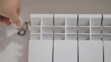 Radyatör kapakçığı düzgün değerde. Makro