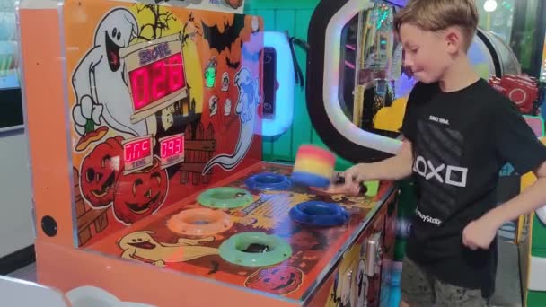 Rome Italië Juli 2023 Wat Gebeurd Speelautomaten Voor Kinderen Leuke — Stockvideo