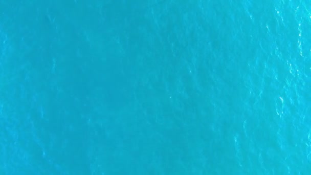 Klidné Vody Modrém Moři Ulovené Slunečného Dne — Stock video