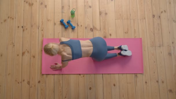 Overhead View Motivated Fit Mature Female Sportswear Practicing Yoga Bird — Stock Video