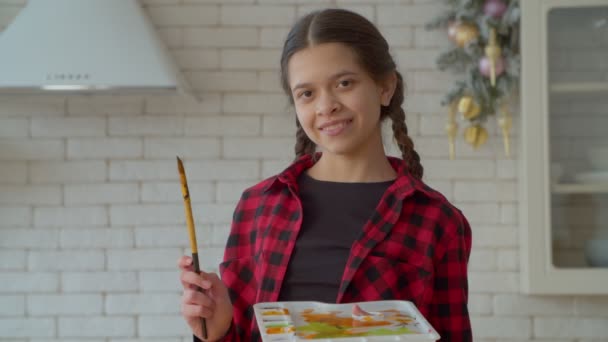 Portrait Inspired Talented Adorable Latin Adolescent Girl Painter Holding Paintbrush — Stockvideo