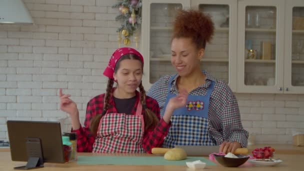 Cheerful Cute Multiethnic Teenage Daughter Lovely African American Mother Aprons — Video Stock