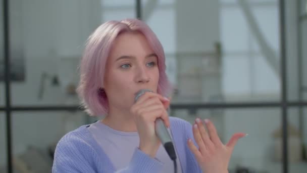 Portrait Joyful Attractive Pink Haired Female Singer Microphone Rehearsing Performing — Stock Video