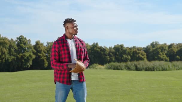 Determined Handsome Black Male Pitcher Glove Casual Clothes Playing Baseball — Stock Video
