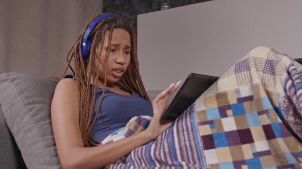 Upset Charming African American Young Woman Stylish Braids Wearing Wireless — Stock Video