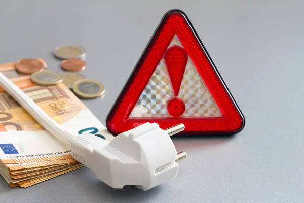 Waarschuwingsbord Met Stopcontact Geld Concept Van Stijgende Energieprijzen — Stockfoto