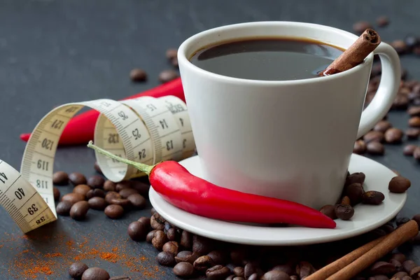 Fűszeres Kávé Chili Paprika Fahéj Szalaggal Intézkedés Természetes Módja Annak — Stock Fotó