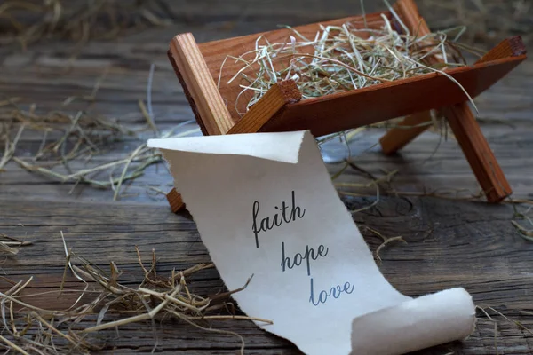 Krippe Von Jesus Und Papyrus Mit Worten Glaube Hoffnung Liebe — Stockfoto