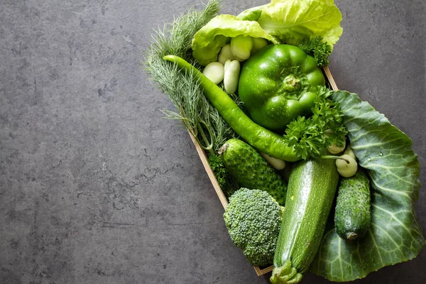 Verduras Verdes Frescas Caja Madera Espacio Para Copiar Concepto Dieta Fotos De Stock