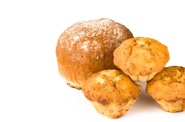 Pão Doce Muffins Isolados Fundo Branco Espaço Livre Para Texto — Fotografia de Stock
