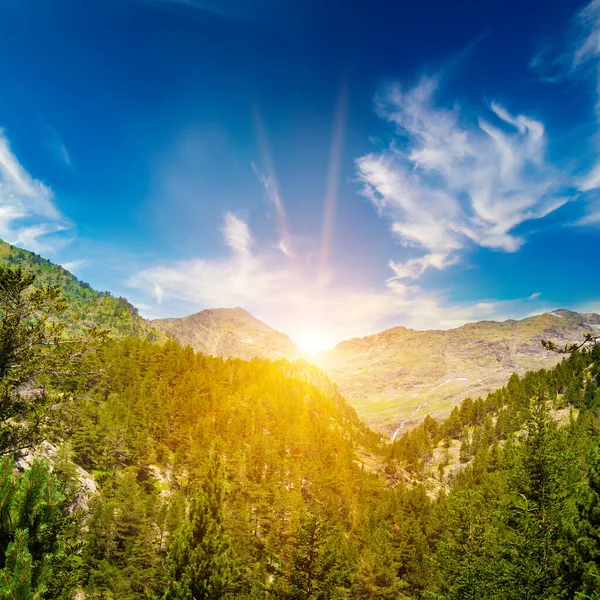 Berglandschap Andorra Heldere Zonsopgang Aan Horizon Vakantie Reizen Concept — Stockfoto