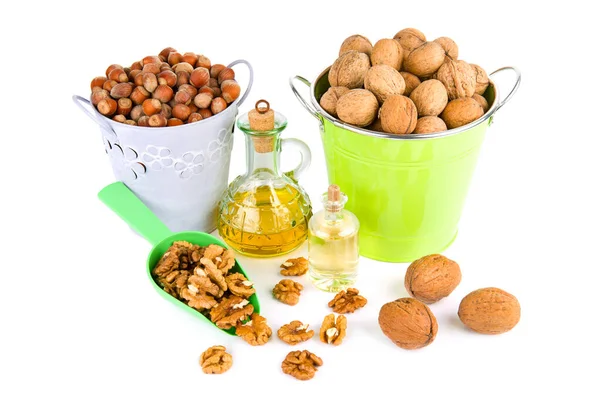 Ořechy Lískové Ořechy Přírodní Vlašský Olej Izolované Bílém Pozadí — Stock fotografie