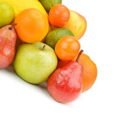 yığın üzerinde beyaz izole meyve, kapatın. sağlıklı beslenme ve yaşam tarzı diyet kavramı