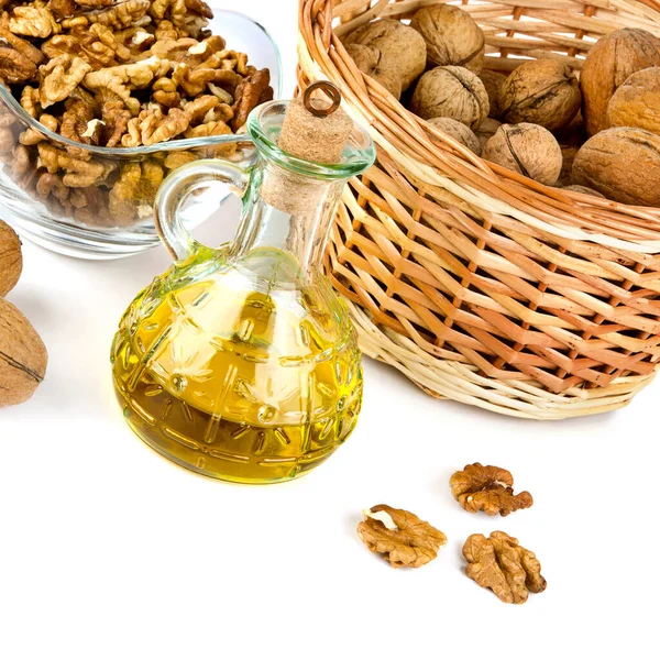 Ořechy Ořechový Olej Láhvi Izolované Bílém Pozadí — Stock fotografie