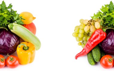 Meyveler ve sebzeler beyaz arka planda izole edilmiş. Kolaj. Metin için boşluk var.