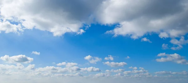 Blue Sky Light Clouds Wide Photo — Stock Photo, Image