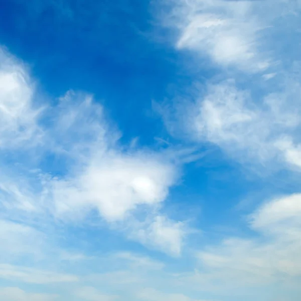 Cielo Blu Con Nuvole Cumulo Luce — Foto Stock