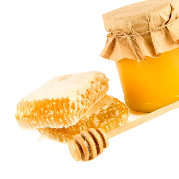 Zoete Honingraat Honingpot Houten Dipper Geïsoleerd Witte Achtergrond — Stockfoto