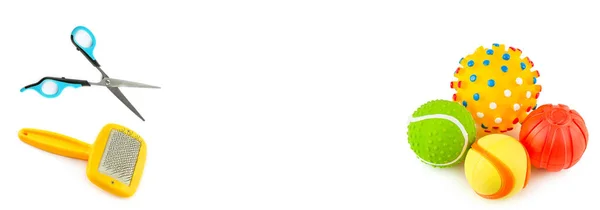 Игрушки Собак Ножницы Расческа Изолированы Белом Фоне Широкая Фотография Место — стоковое фото