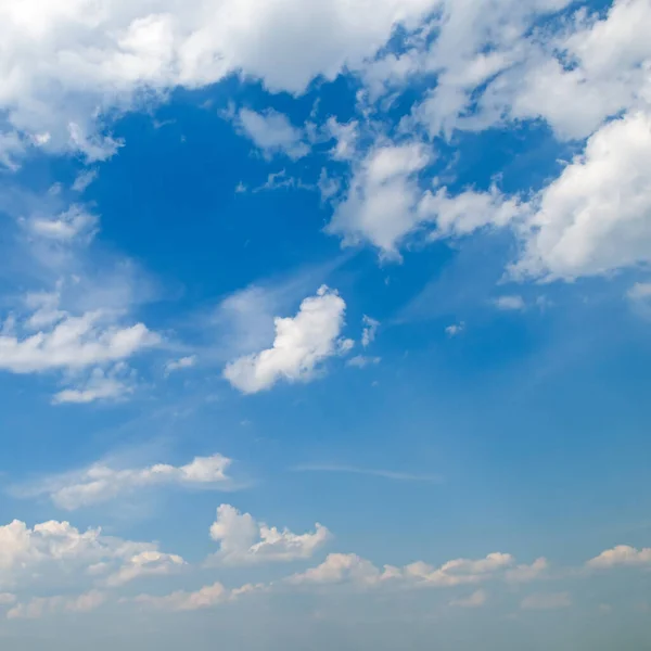 Blauer Himmel Mit Schönen Natürlichen Weißen Wolken — Stockfoto