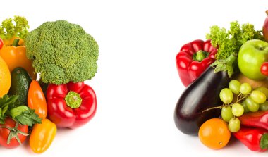 Beyaz arka planda izole edilmiş sebze ve meyve seti. Kolaj. Geniş resim. Metin için boş alan.