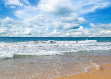 Deniz Burnu ve Mavi Gökyüzü arkaplanı.