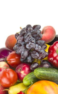 Beyaz arka planda izole edilmiş sebze ve meyve seti. Metin için boş yer var. Dikey fotoğraf