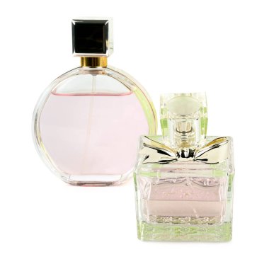 Beyaz arka planda izole edilmiş şişelerdeki lüks parfüm..