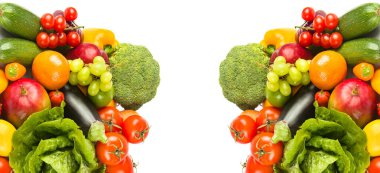 Sağlıklı sebzeler ve meyveler beyaz arka planda izole edilmiş. Kolaj. Metin için boş alan. Geniş resim.